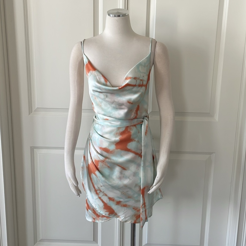 NWT Selfie Leslie Cowl Neck Dress Size Medium - Picture 4 of 12